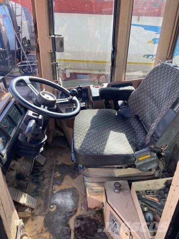 CAT 960 F Фронтальні навантажувачі