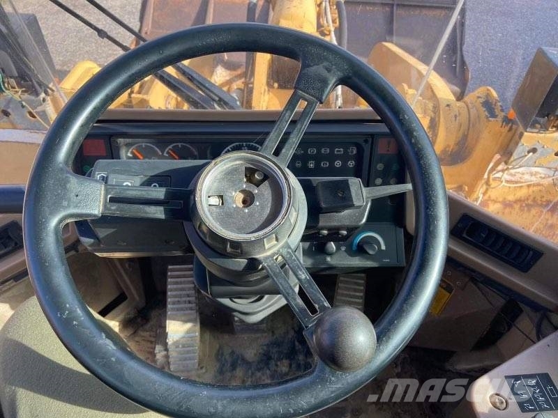 CAT 960 F Фронтальні навантажувачі