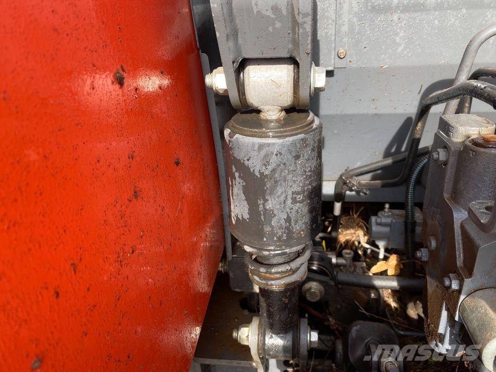 Kubota M7153 PREMIUM Traktori