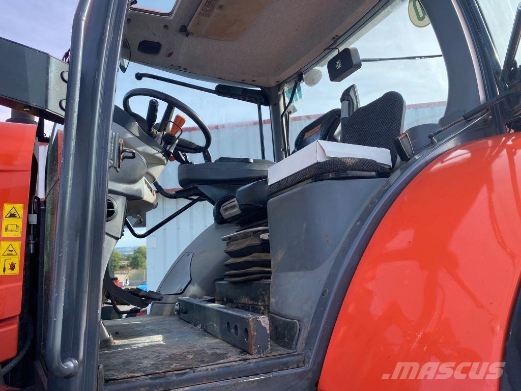 Kubota M7153 PREMIUM Traktori