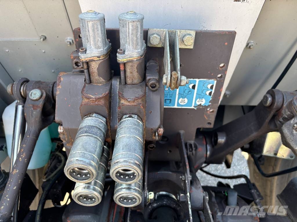 Massey Ferguson Massey Ferguson 365 拖拉机/农用车