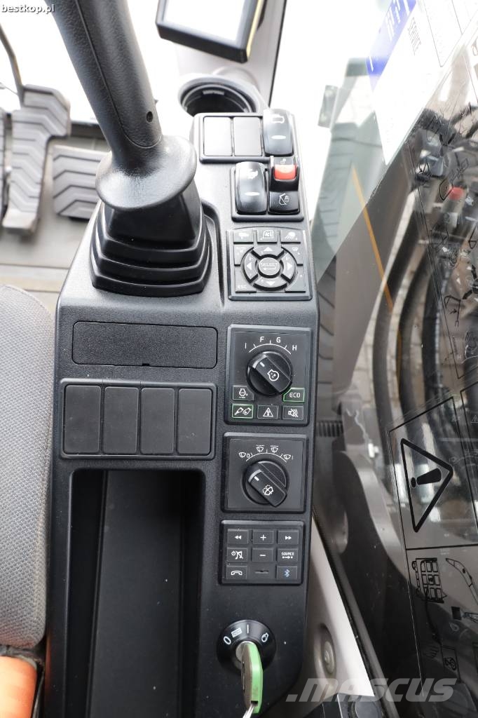 Volvo EC 250 EL Roomikekskavaatorid
