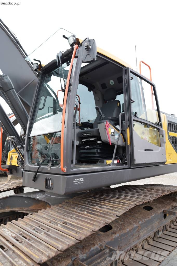Volvo EC 250 EL Roomikekskavaatorid