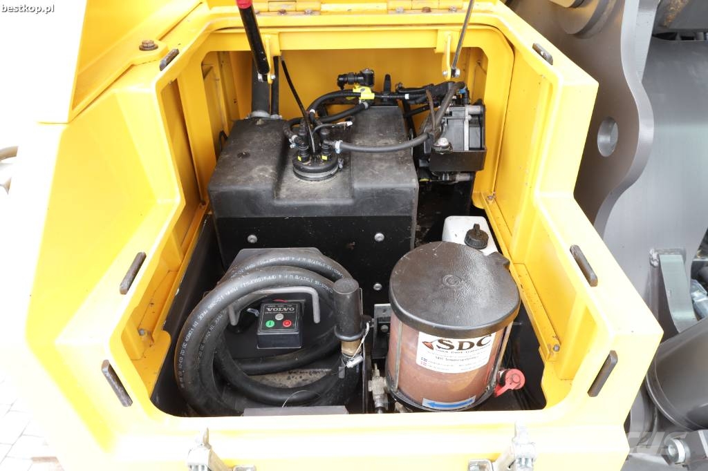 Volvo EC 250 EL Roomikekskavaatorid