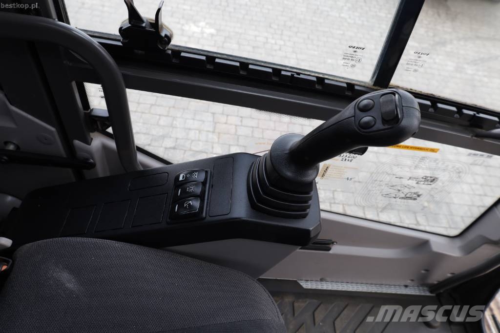 Volvo EC 250 EL Roomikekskavaatorid