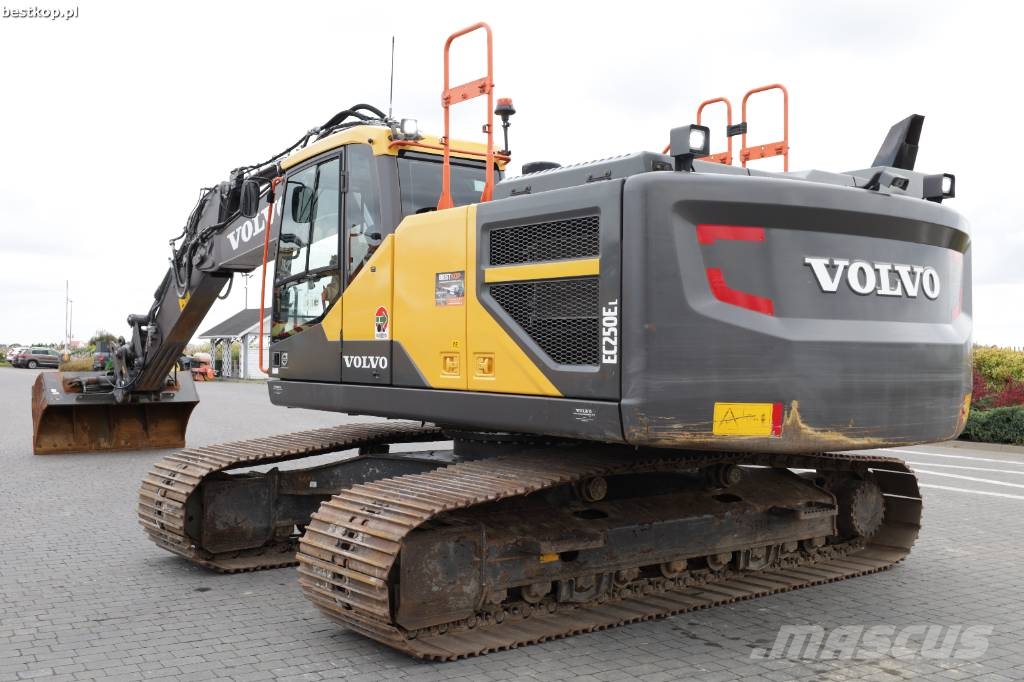Volvo EC 250 EL Roomikekskavaatorid