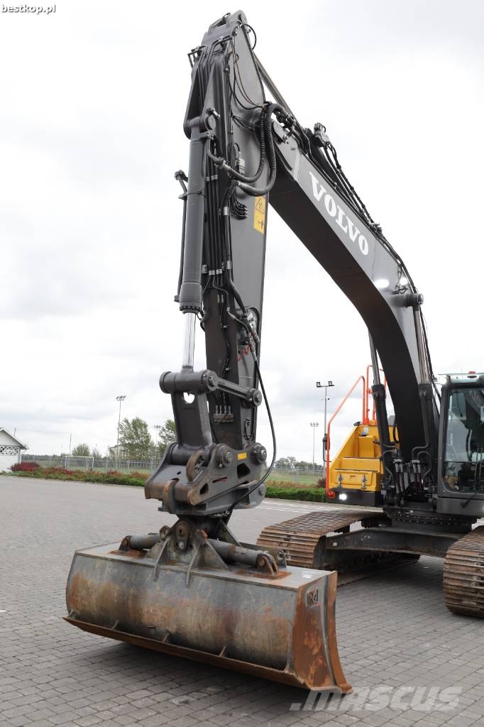Volvo EC 250 EL Roomikekskavaatorid