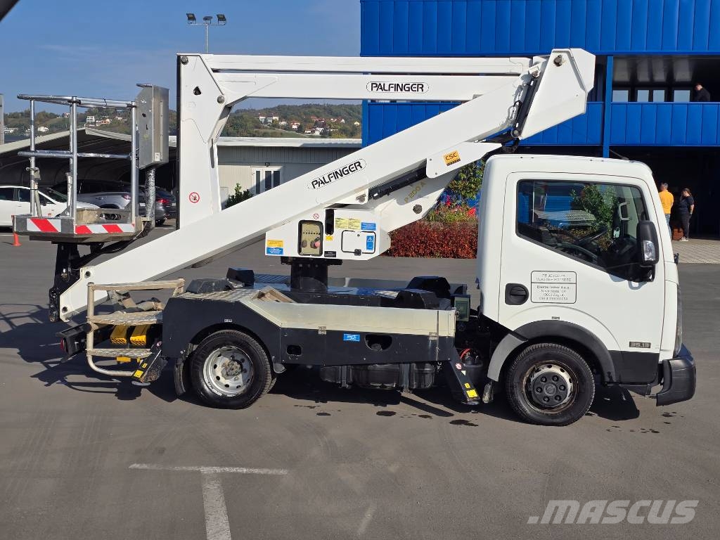 Nissan 35.13 Plataformas aéreas montadas em caminhão