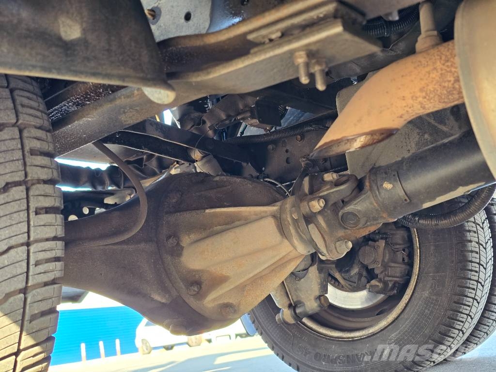 Nissan 35.13 Plataformas aéreas montadas em caminhão