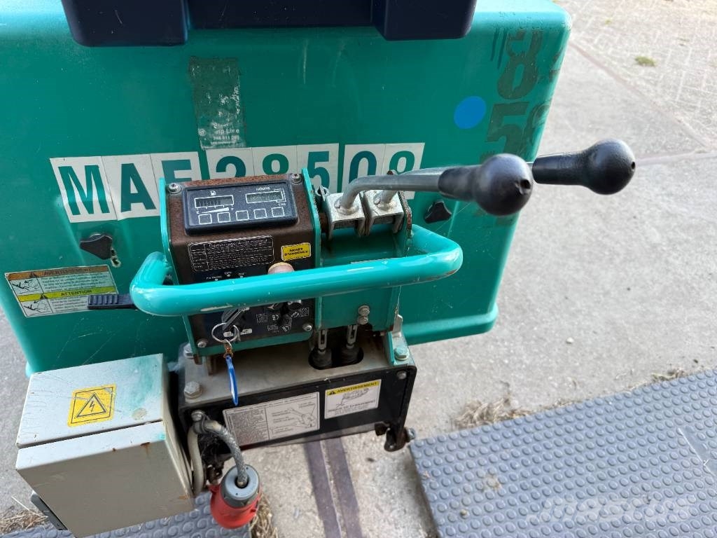 Maeda MC 285 CRME-2 Grúas de oruga