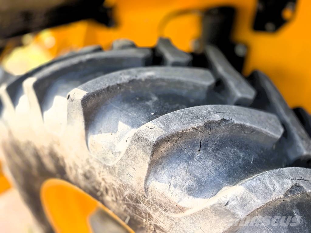 JCB 555-210 R مناولات متداخلة