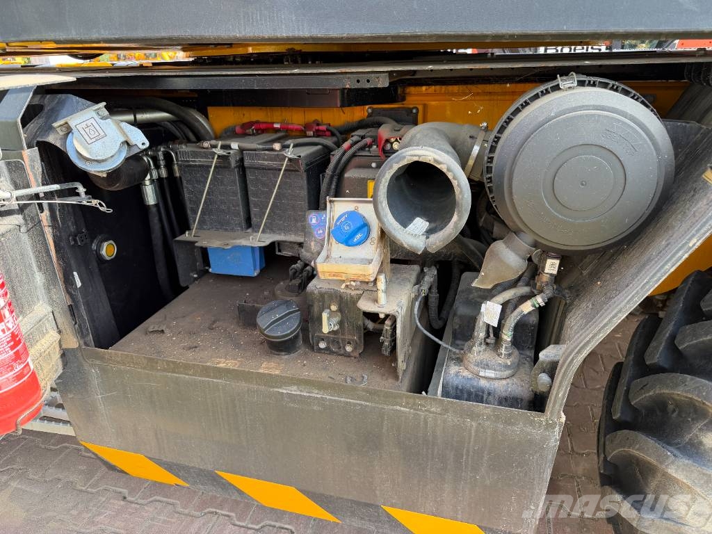 JCB 555-210 R مناولات متداخلة