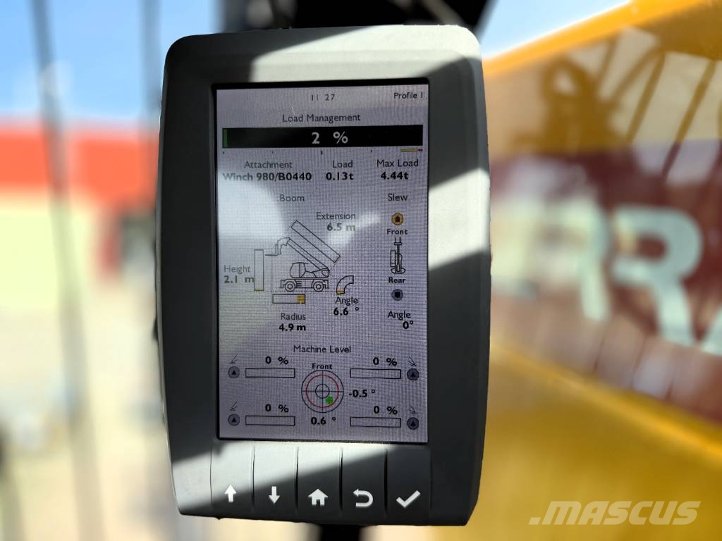 JCB 555-210 R مناولات متداخلة