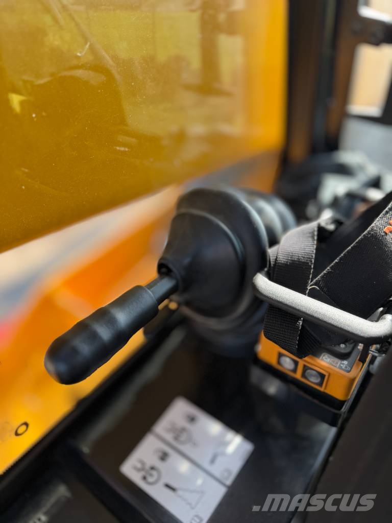 JCB 555-210 R مناولات متداخلة