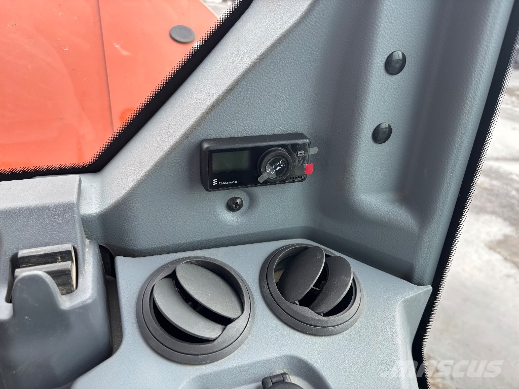Hitachi ZX 225 US-7 / Engcon, Rasvari, Lämmitin, StageV Kāpurķēžu ekskavatori