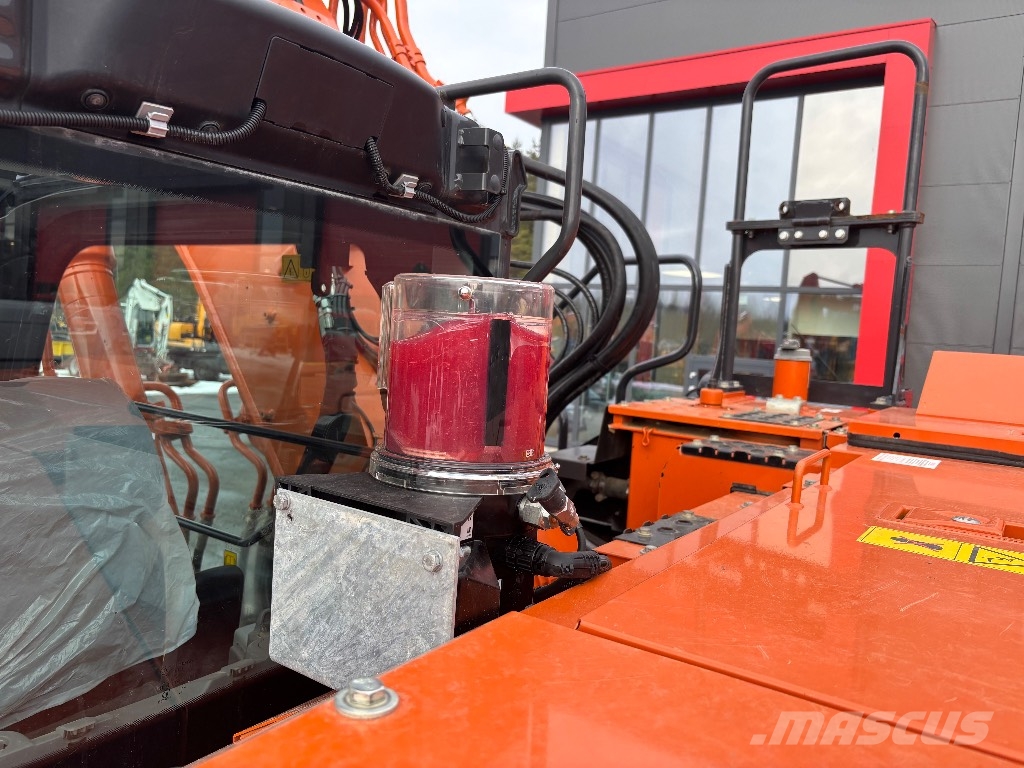 Hitachi ZX 225 US-7 / Engcon, Rasvari, Lämmitin, StageV Kāpurķēžu ekskavatori