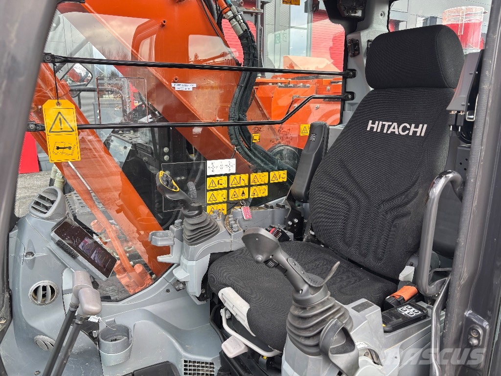 Hitachi ZX 225 US-7 / Engcon, Rasvari, Lämmitin, StageV Kāpurķēžu ekskavatori