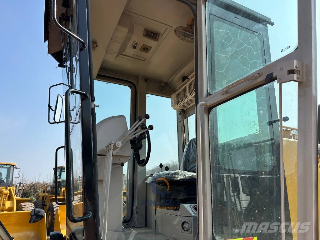 CAT 140H Greideri