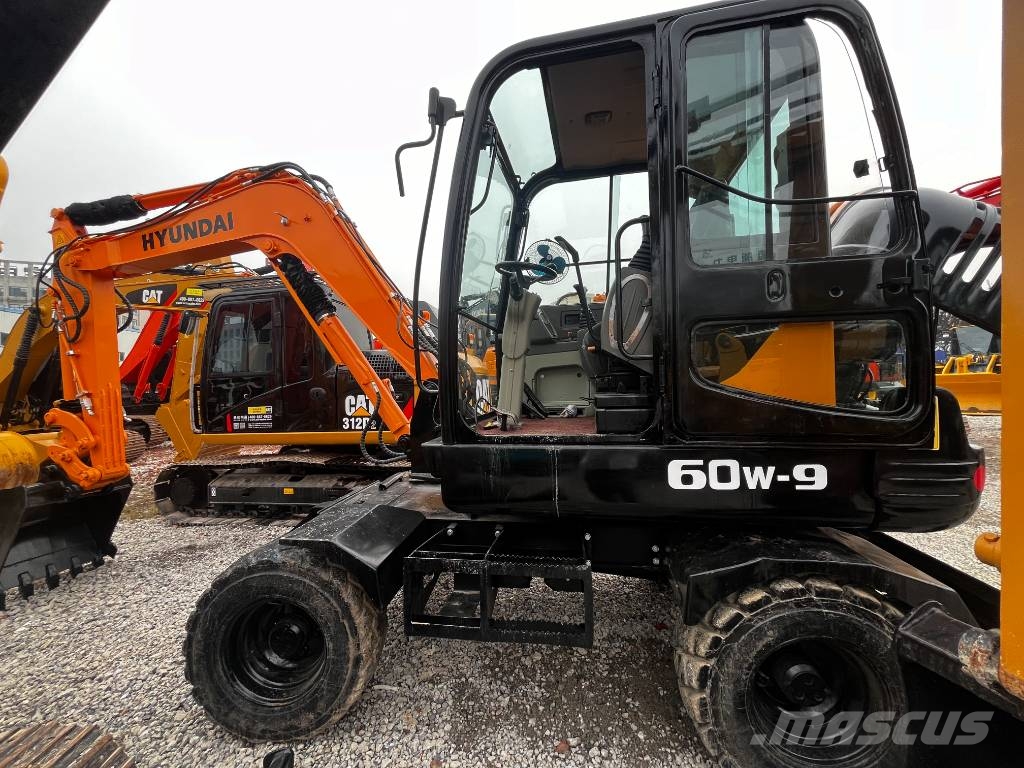 Hyundai 60W-9 Ekskavatori uz riteņiem