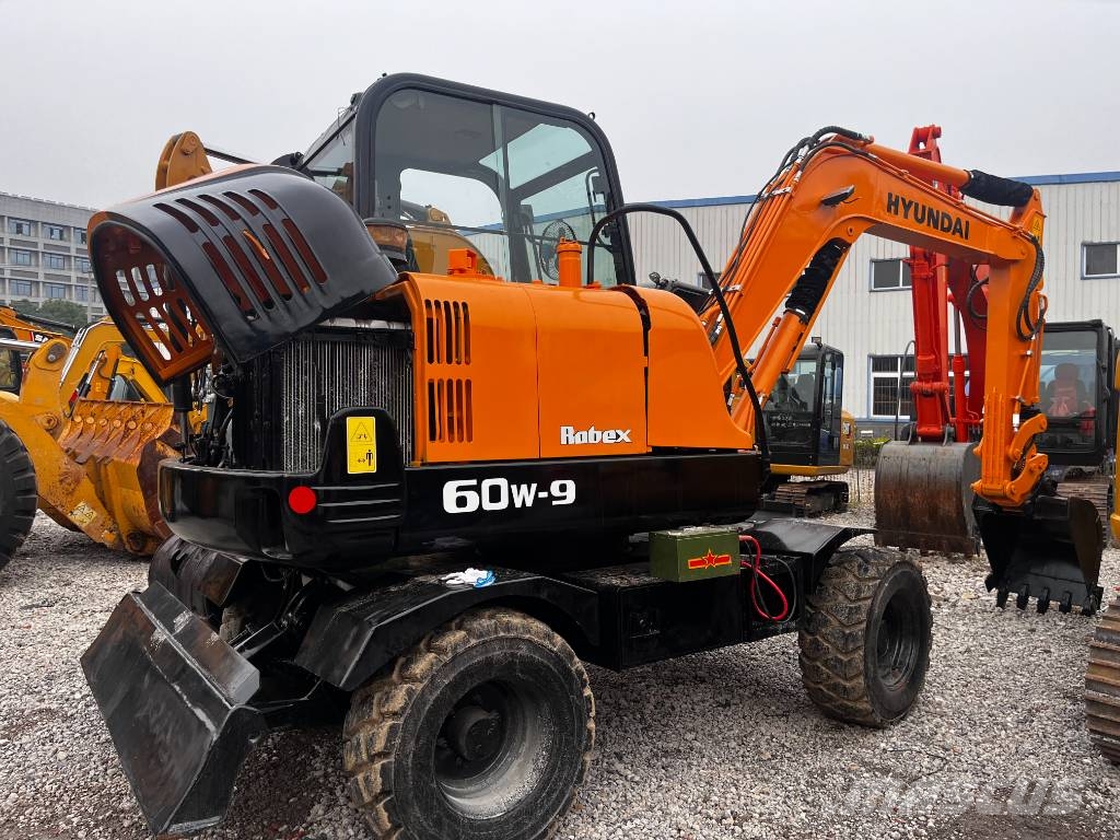 Hyundai 60W-9 Ekskavatori uz riteņiem