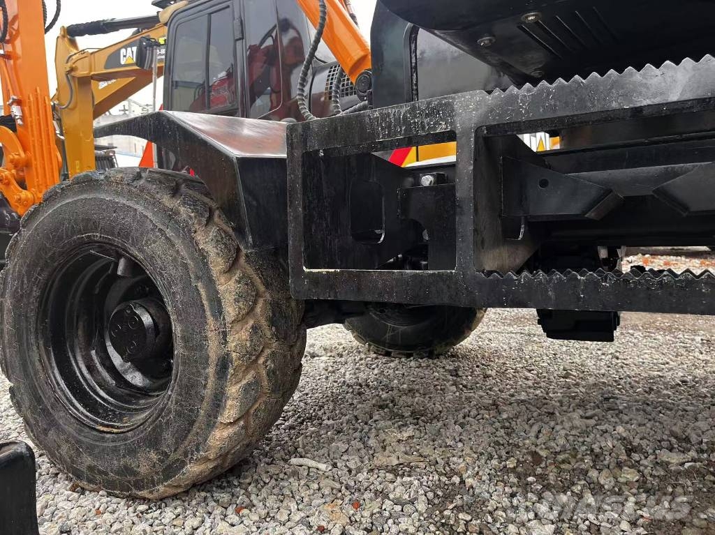 Hyundai 60W-9 Ekskavatori uz riteņiem