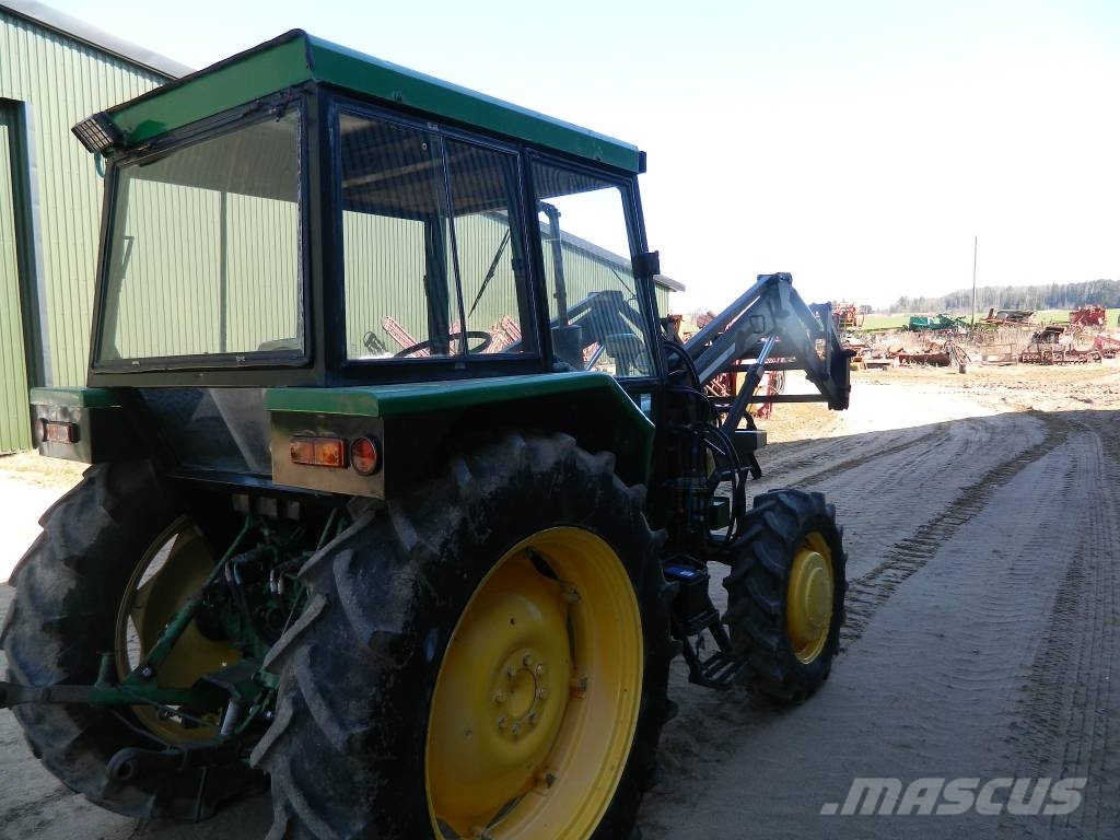 John Deere 2130 Трактора