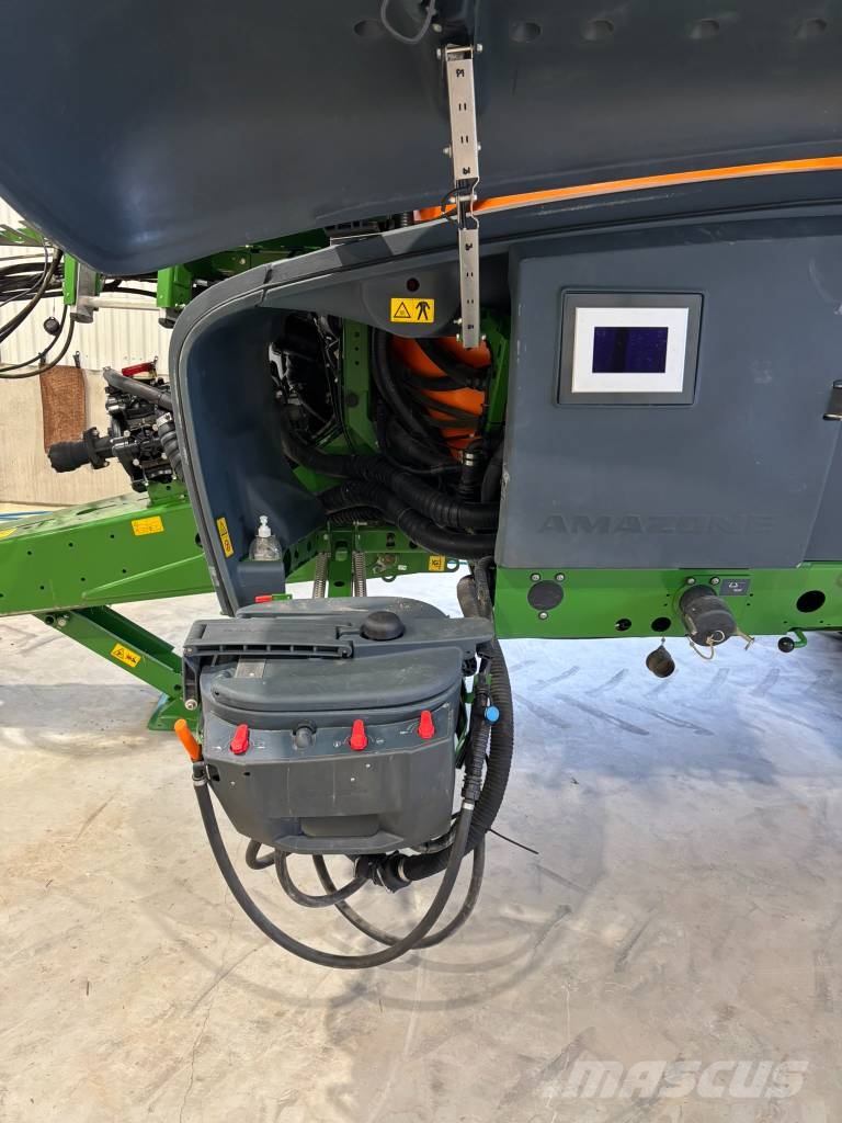 Amazone UX 6201 Super Trailed sprayers