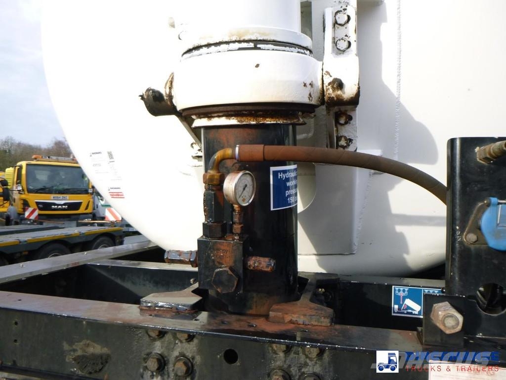 Feldbinder Powder tank alu 63 m3 (tipping) Tanktrailer