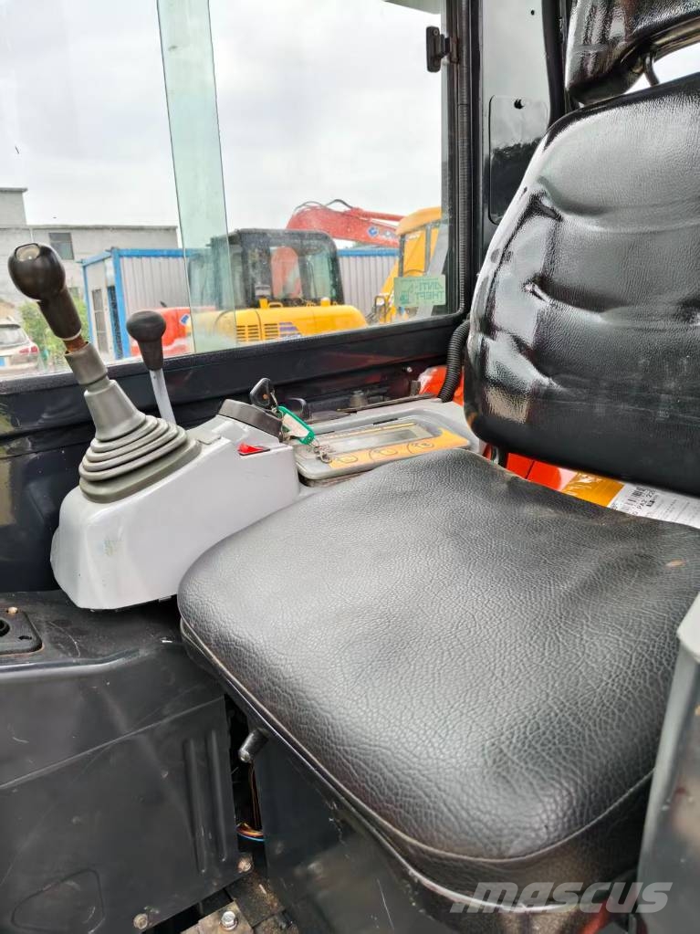 Kubota U 27 Mini bagri <7t