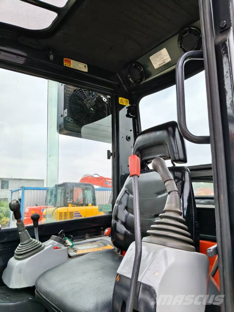 Kubota U 27 Mini bagri <7t
