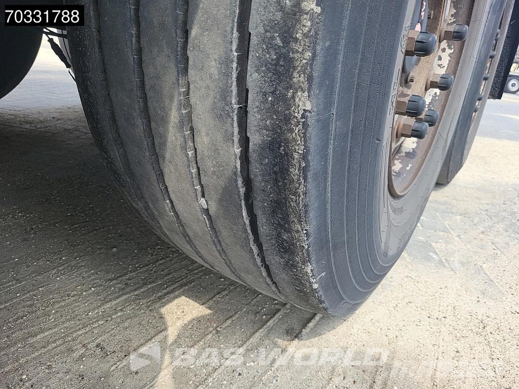 Schmitz Cargobull SCB*S3B Tailgate Lift Axle 250x270cm نصف مقطورات بدرجة حرارة قابلة للضبط