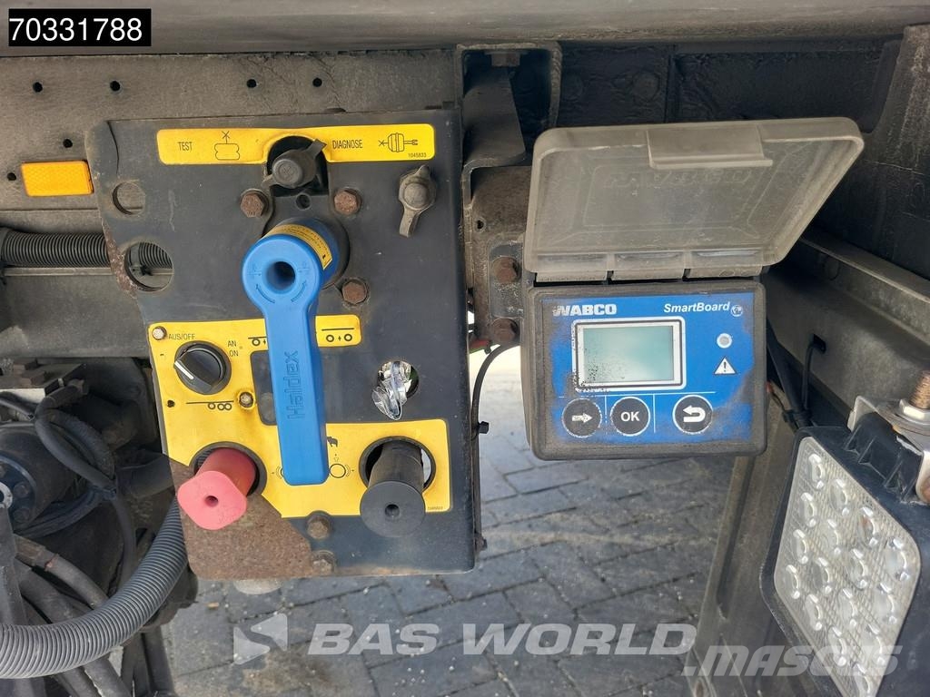 Schmitz Cargobull SCB*S3B Tailgate Lift Axle 250x270cm نصف مقطورات بدرجة حرارة قابلة للضبط