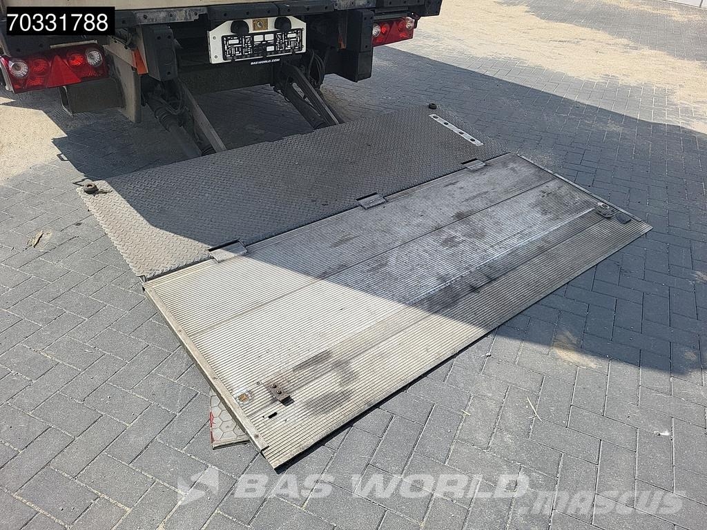 Schmitz Cargobull SCB*S3B Tailgate Lift Axle 250x270cm نصف مقطورات بدرجة حرارة قابلة للضبط