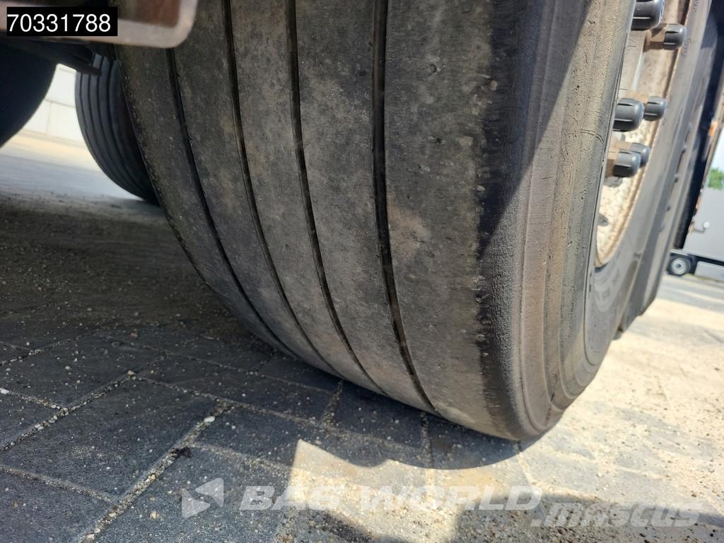 Schmitz Cargobull SCB*S3B Tailgate Lift Axle 250x270cm نصف مقطورات بدرجة حرارة قابلة للضبط