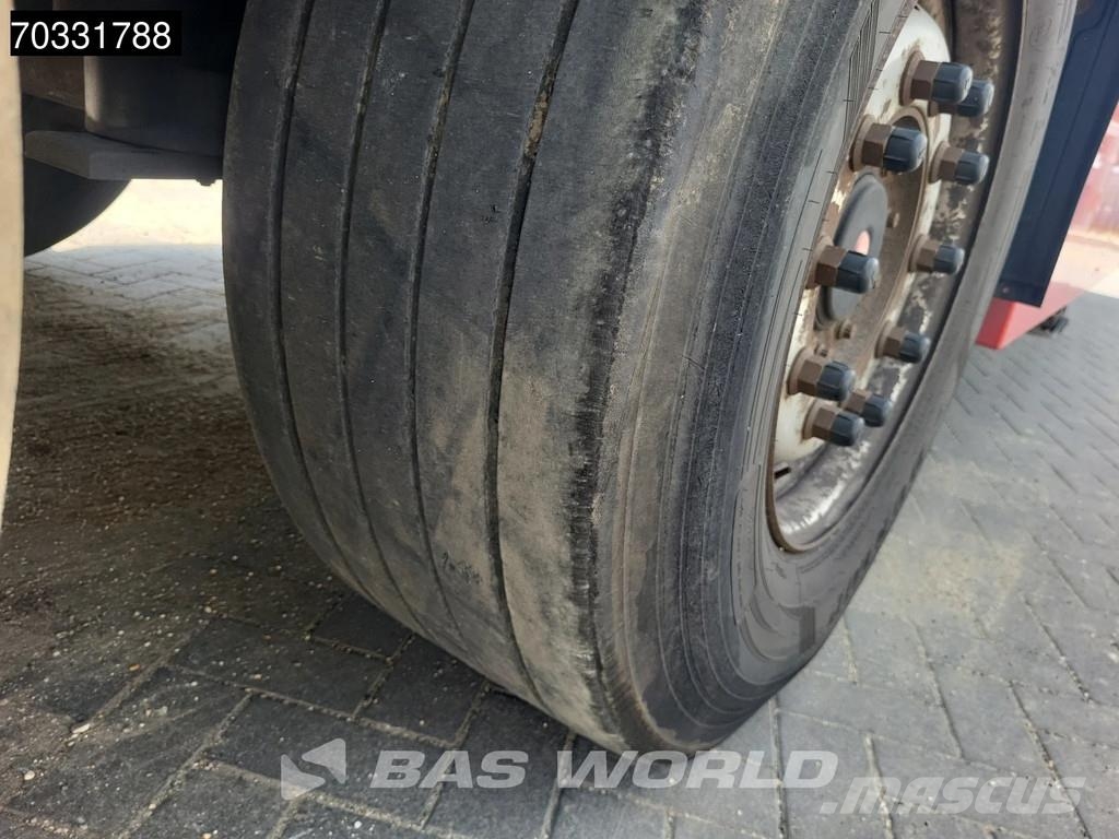 Schmitz Cargobull SCB*S3B Tailgate Lift Axle 250x270cm نصف مقطورات بدرجة حرارة قابلة للضبط