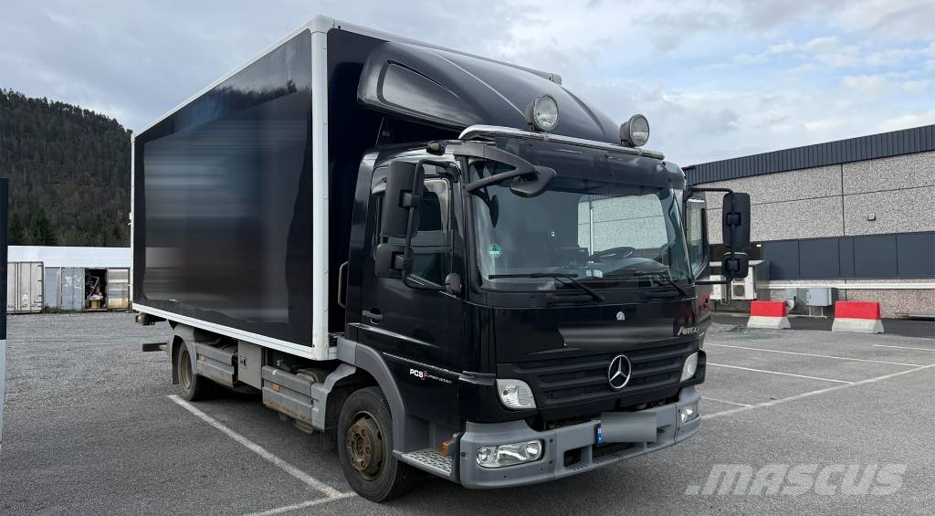 Mercedes-Benz 818 L Skříňová nástavba