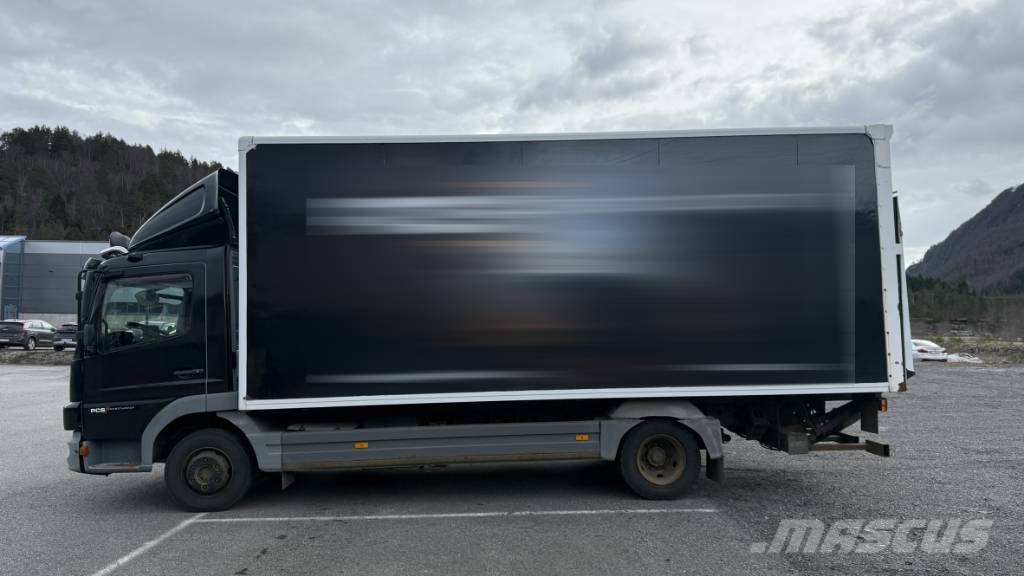 Mercedes-Benz 818 L Skříňová nástavba