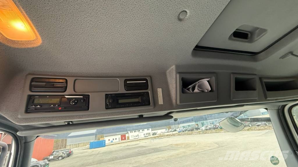 Mercedes-Benz 818 L Skříňová nástavba