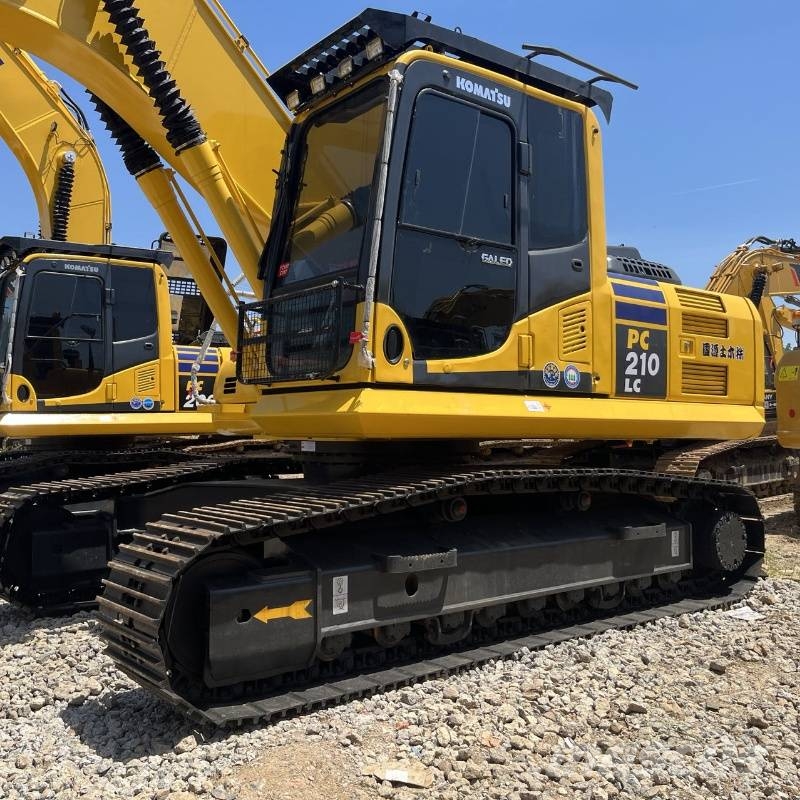 Komatsu PC 210 大型油圧ショベル12t以上(パワーショベル・ユンボ)