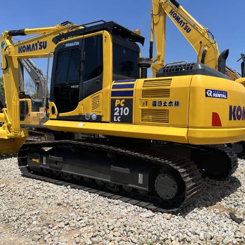 Komatsu PC 210 大型油圧ショベル12t以上(パワーショベル・ユンボ)