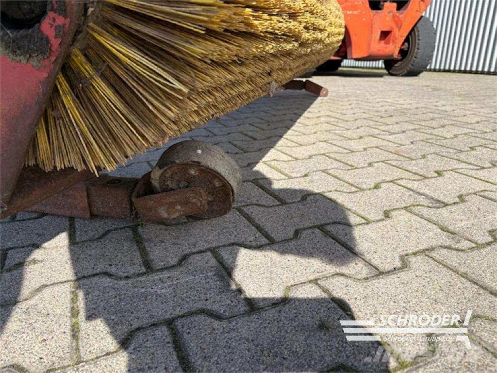 Lamping KEHRBESEN / KEHRMASCHINE Sweepers