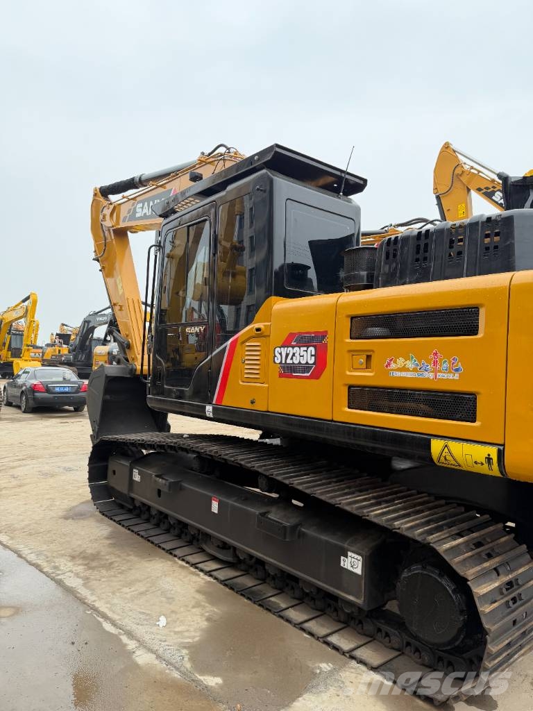 Sany SY 235 C   3000 units excavators in stock 履带挖掘机
