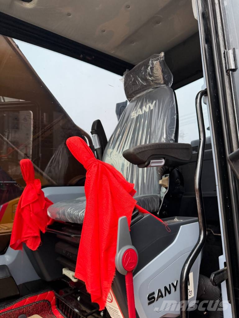 Sany SY 235 C   3000 units excavators in stock 履带挖掘机