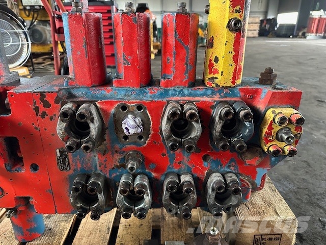 O&K RH 25.5 USED HYDRAULIC PARTS COMPLET Гідравліка