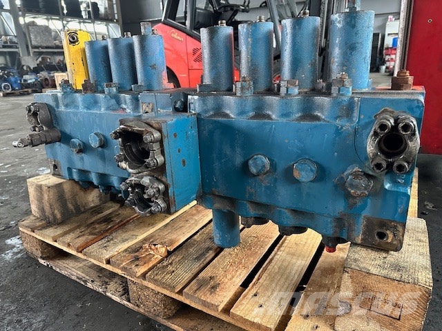 O&K RH 25.5 USED HYDRAULIC PARTS COMPLET Гідравліка