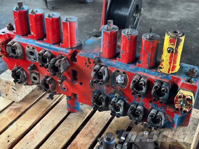 O&K RH 25.5 USED HYDRAULIC PARTS COMPLET Гідравліка