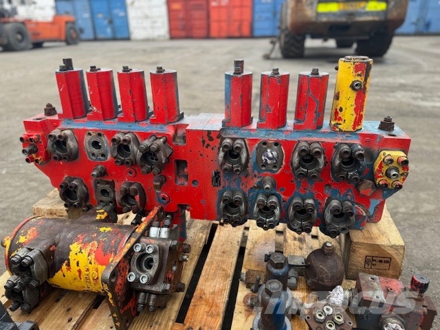 O&K RH 25.5 USED HYDRAULIC PARTS COMPLET Гідравліка