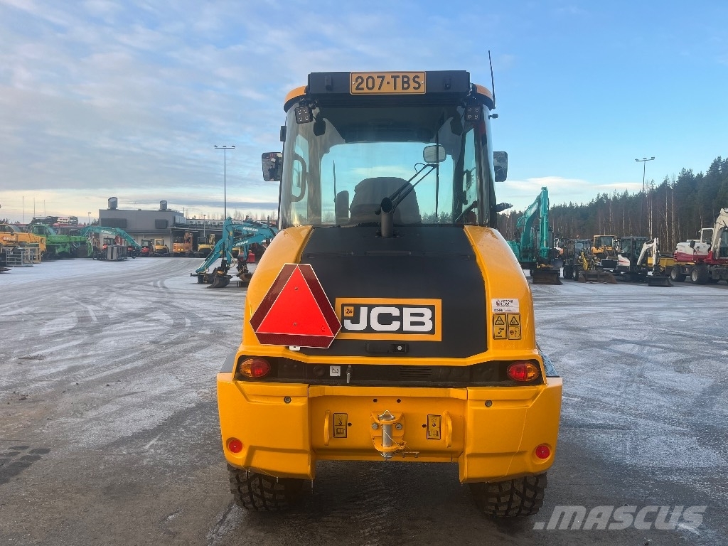 JCB 409 / Myyty, Sold  ! Фронтальні навантажувачі