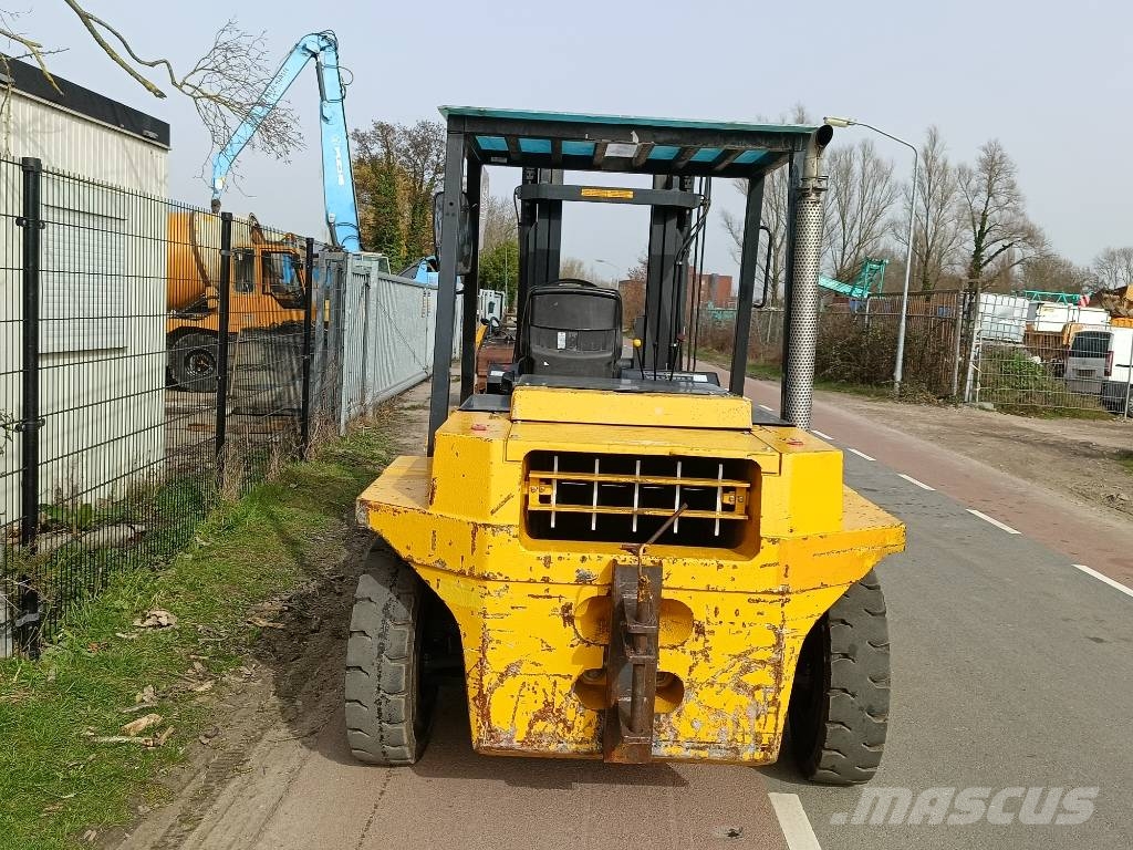 OM carrelli DI60C 6 ton heftruck forklift stapler شاحنات الديزل