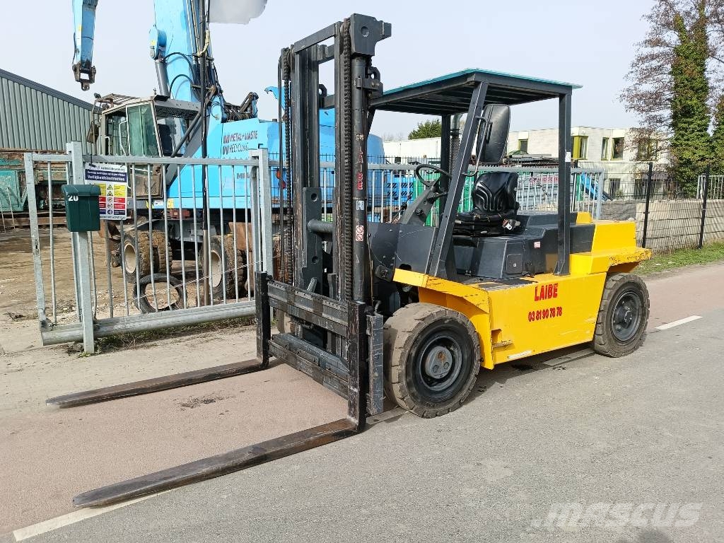 OM carrelli DI60C 6 ton heftruck forklift stapler شاحنات الديزل